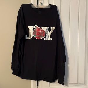 Joy fruit of the loom print black l/s tee gently used